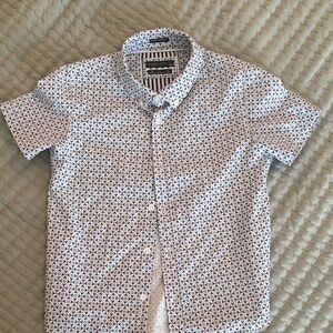 Denim & Flower Short-Sleeve Button-Down Shirt in White & Navy Geometric Print